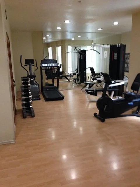 Hauser Apartments — Photo 1