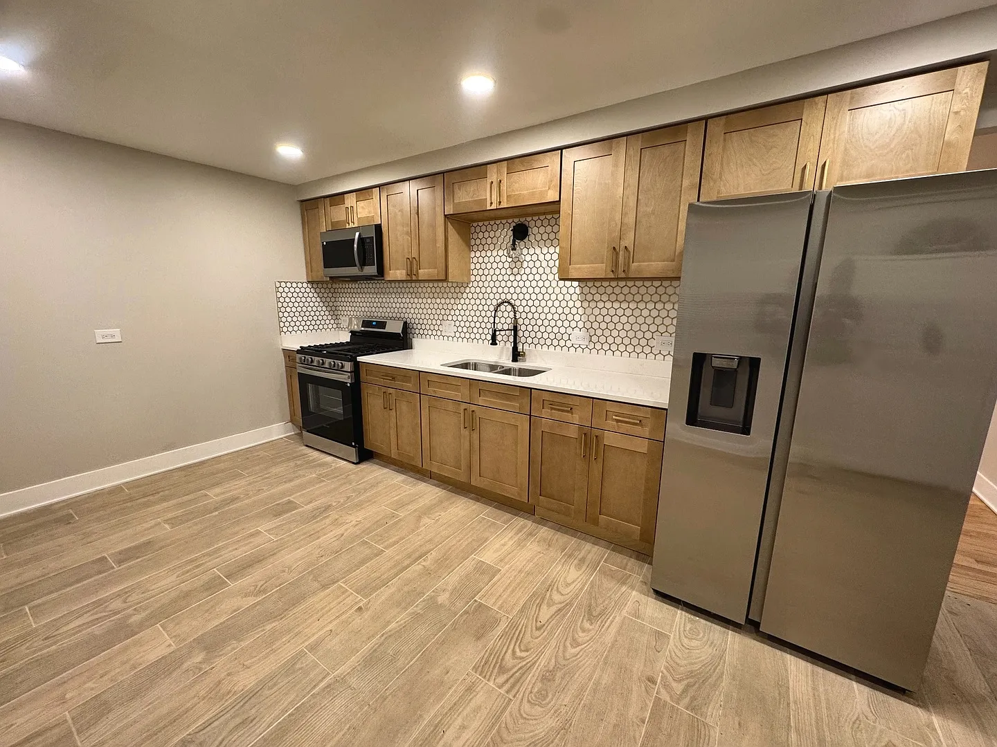 4 bed, $2,950 — Photo 4