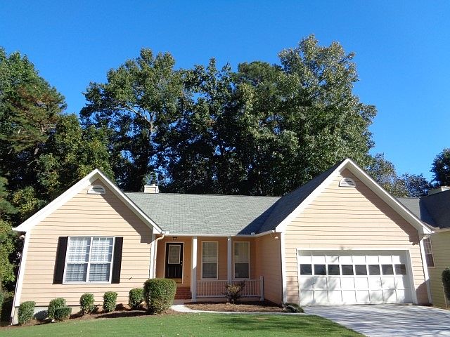 1st image of 70 Paris Dr