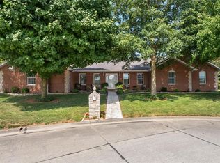 400 Meadowlark Ln, Belleville, IL 62220