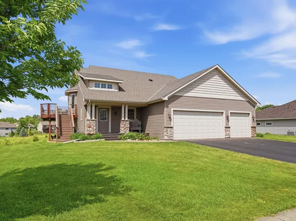 12720 314th St, Lindstrom, MN 55045