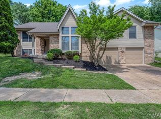 14361 White Birch Valley Ln, Chesterfield, MO 63017