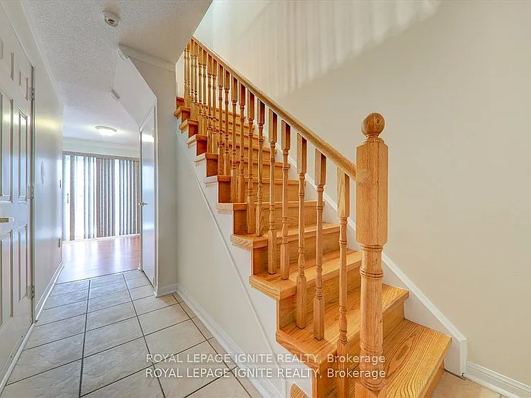 80 Acorn Pl #8 — Photo 23