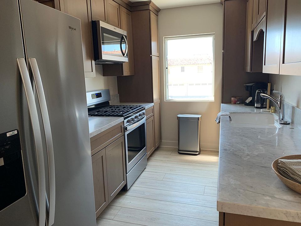 marble countertops, high end appliances