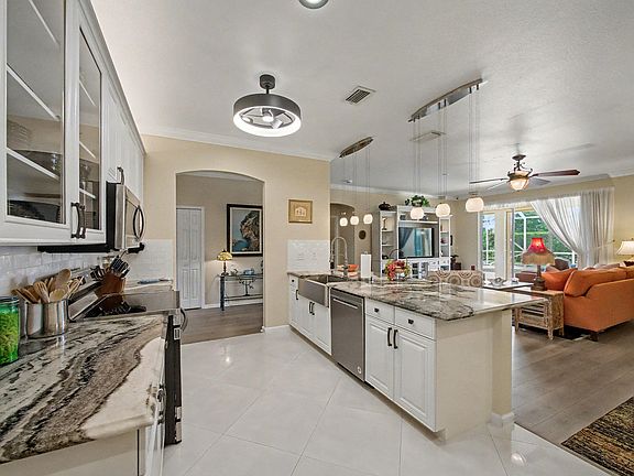 4th image of 529 Waverly Circle