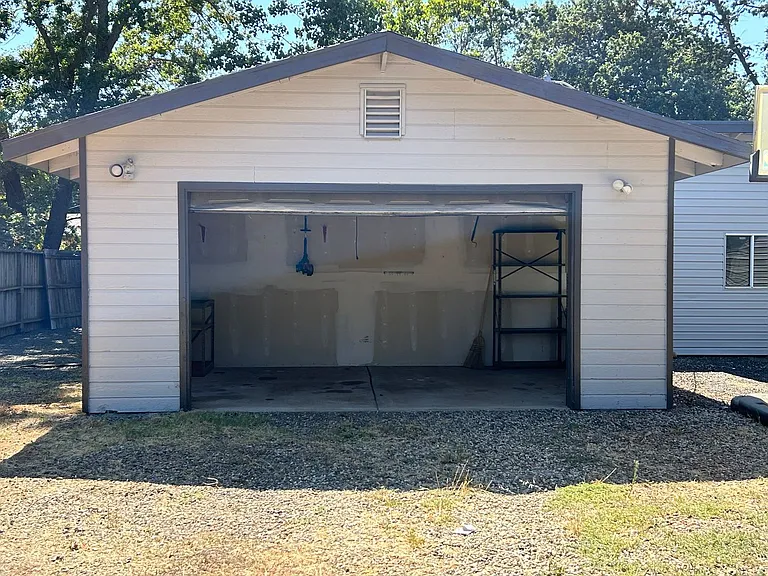 7252 Lincoln Blvd — Photo 13