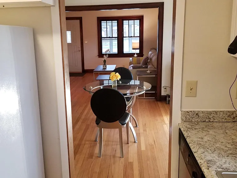 2625 University Ave — Photo 8