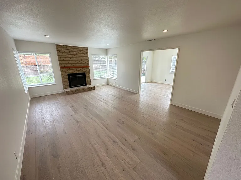 49 San Carlos Ct — Photo 4