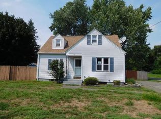 142 Clairmont Ave, Chicopee, MA 01013