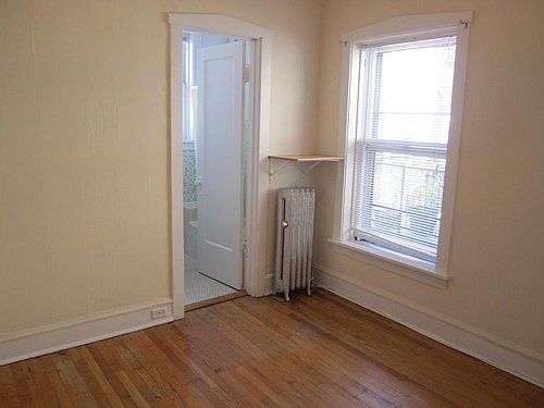 4th image of 5754 N Winthrop Ave #3