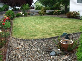 1220 Edgewater Ln, Cottage Grove, OR 97424