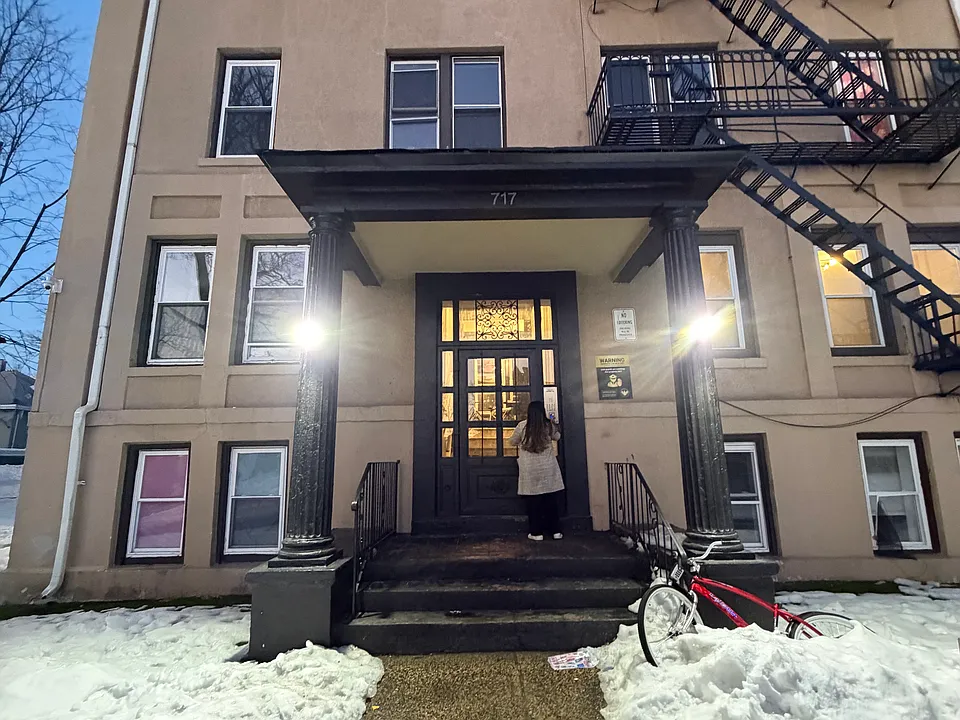 717 Arlington Ave #1D