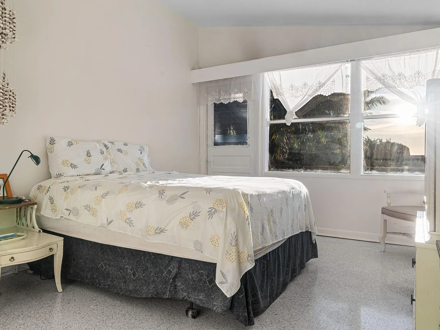 4 bed, 4.5 bath, 2820 sqft, $10,195 — Photo 3