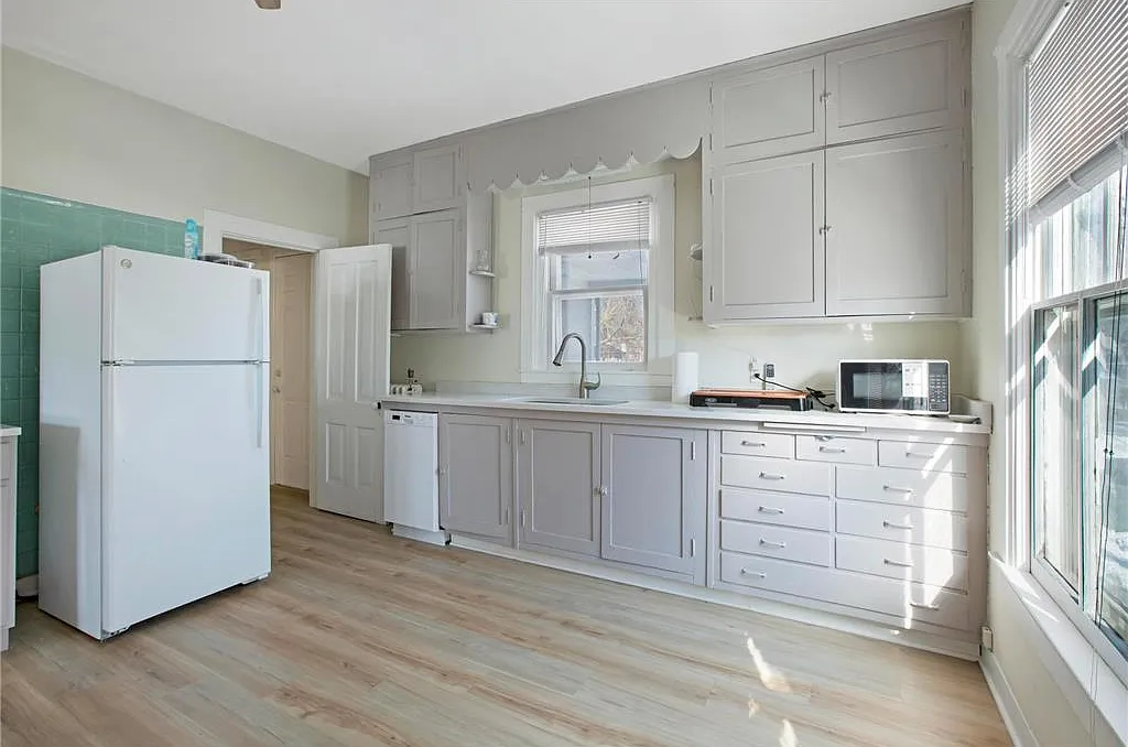 2 bed, $1,595 — Photo 4