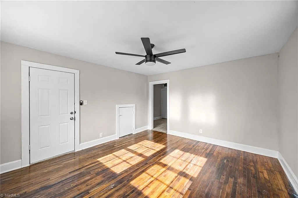 1 bed, 696 sqft, $1,250 — Photo 2