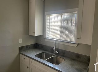 6828 1/4 11th Ave, Los Angeles, CA 90043