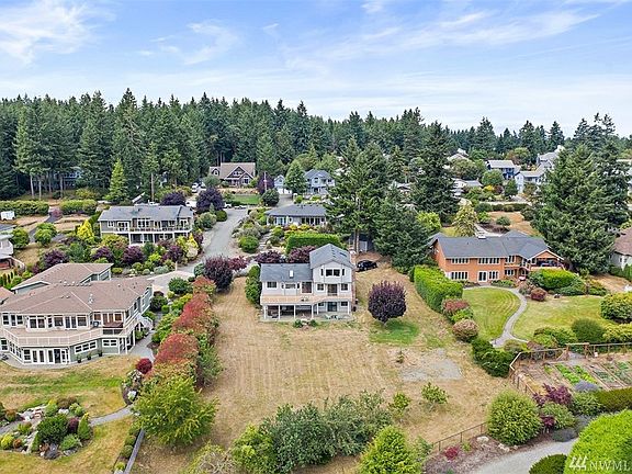5th image of 1210 Queets Dr