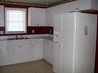209 Attmore Dr, New Bern, NC 28560