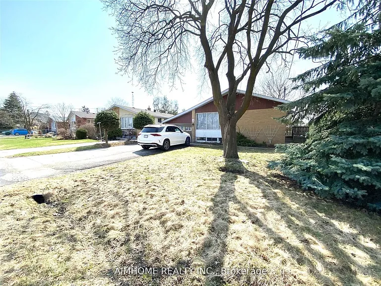 18 Rockport Cres S #BASEMENT — Photo 2
