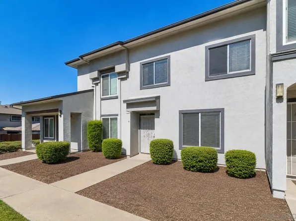 10657 Prince Carlos Ln, Santee, CA 92071