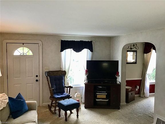 2nd image of 249 Boston Ave