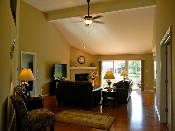 4th image of 1937 Corinne Dr