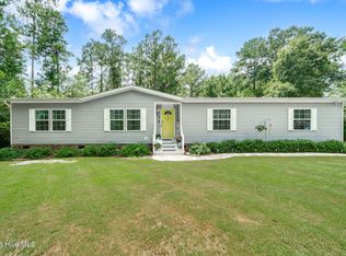 212 Ola Belle Rd, Burgaw, NC 28425
