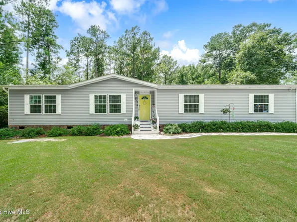 212 Ola Belle Road, Burgaw, NC 28425