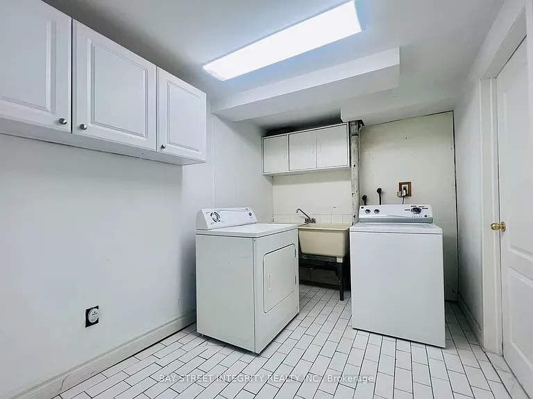 7 Snowhill Cres — Photo 15