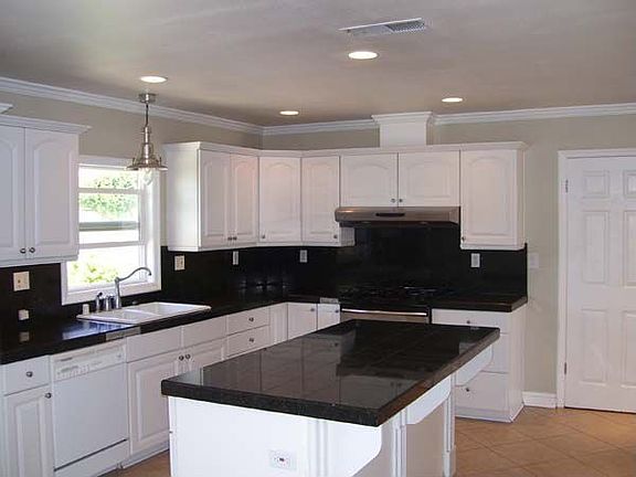 Open Kitchen w/ Granite Counters