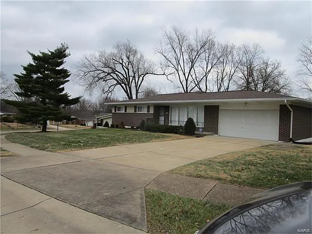 9240 Ewers Dr photo 1