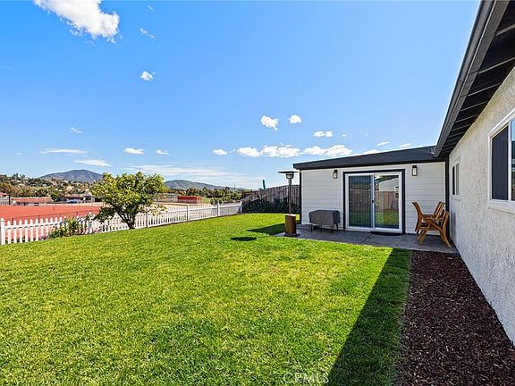 5th image of 1547 Folkestone St