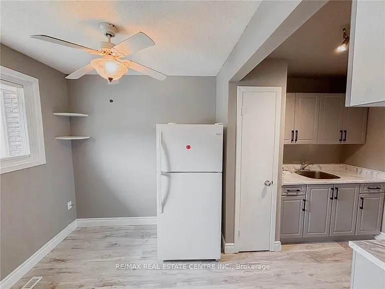 222 Harvard Pl #G — Photo 10