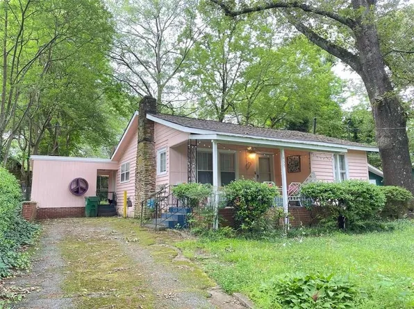 437 Clubhouse Dr, Pine Lake, GA 30072
