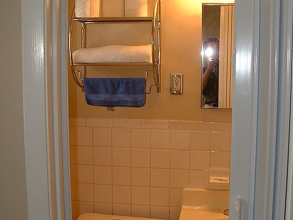 4th image of 1509 Highland Ave APT A201