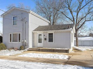 104 S Jefferson St, Lockport, IL 60441