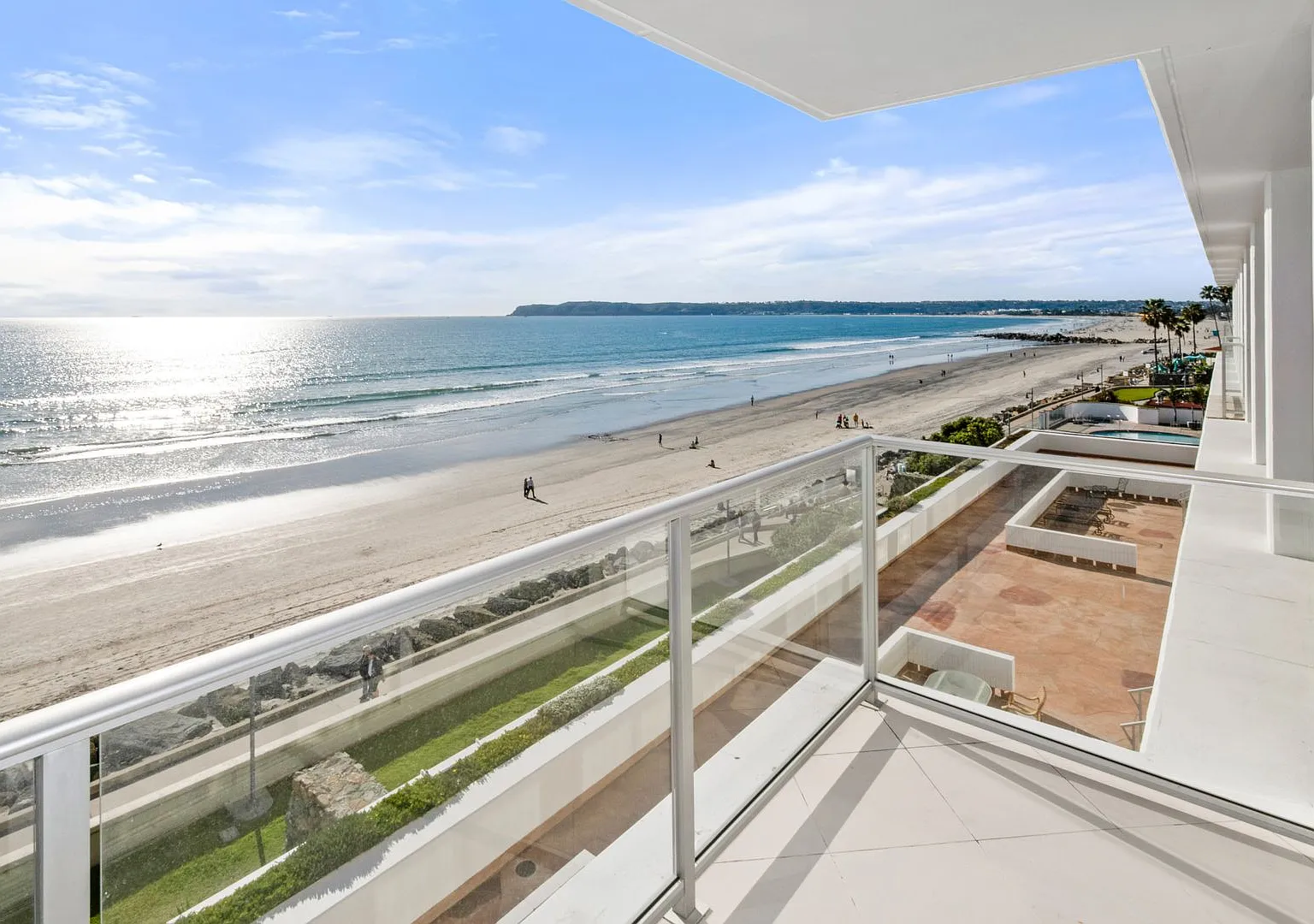 Beautiful vacation rental with ocean views - available now! — Photo 2