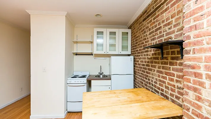 Rented by Nooklyn NYC LLC | media 37