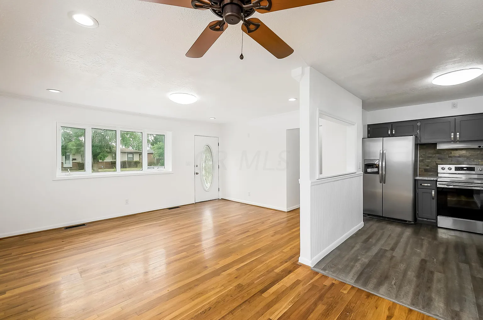 3856 Bolton Ave photo 1