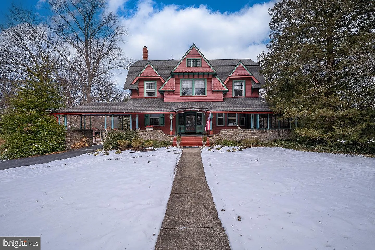 421 Midland Ave photo 1