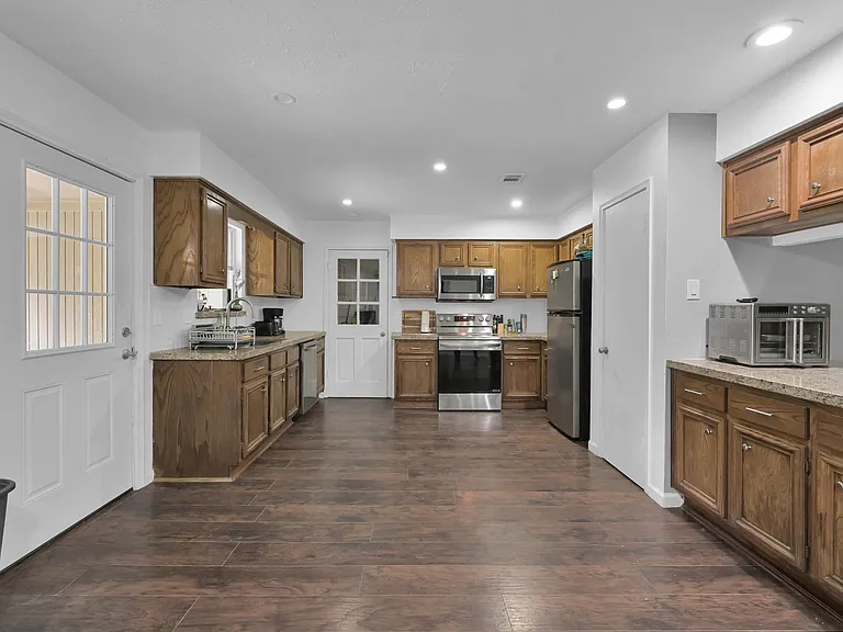 5928 Sinclair Dr — Photo 12