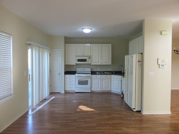 4th image of 6088 Canterbury Ln #5-1