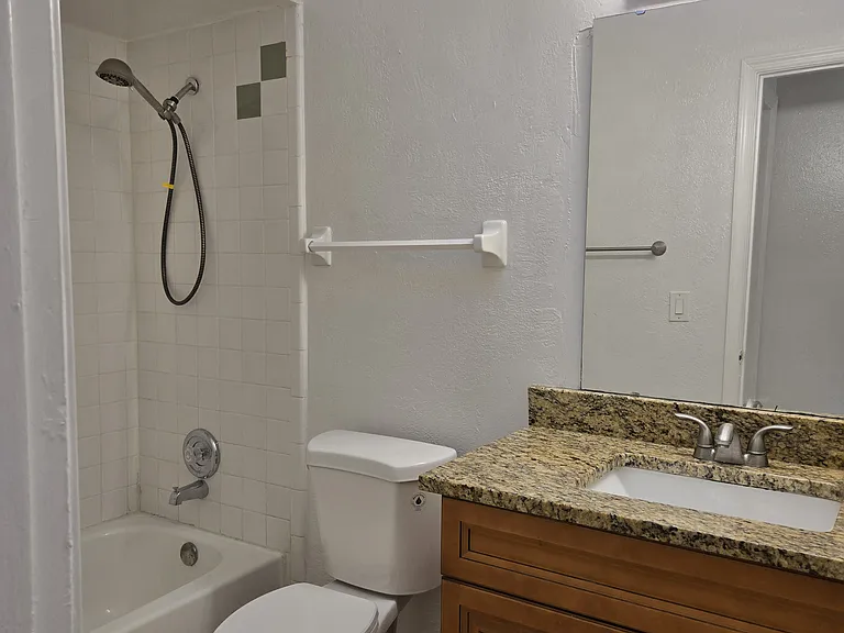 422 Forest Park Ln — Photo 11