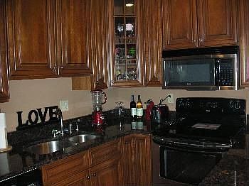 4th image of 824 12th Ave APT 1