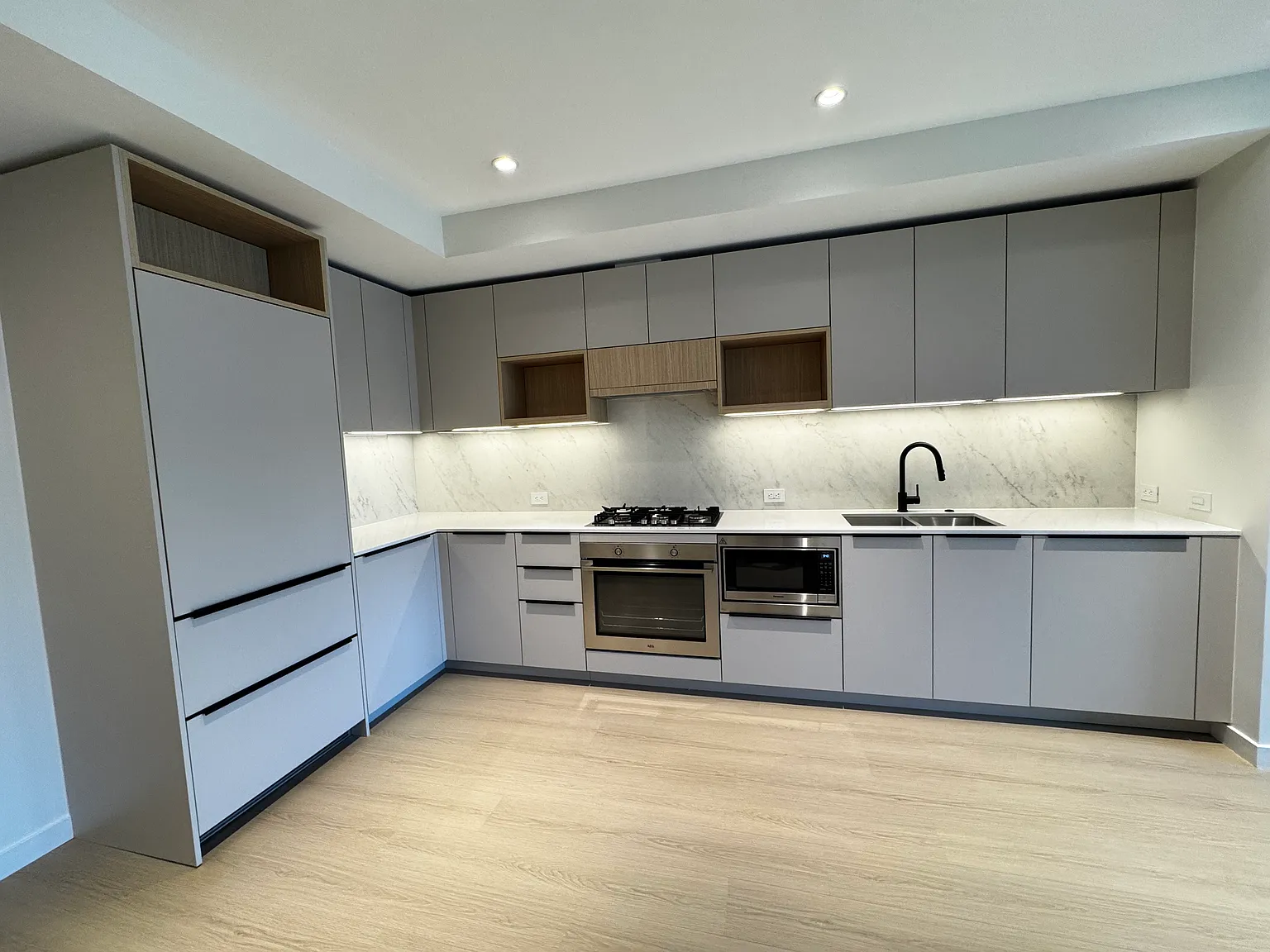 2 bed, 1065 sqft, $3,090 — Photo 3