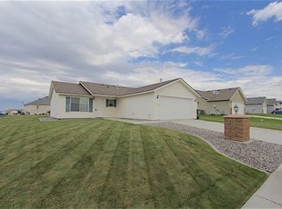 3414 Emerald Downs Ln, Pasco, WA