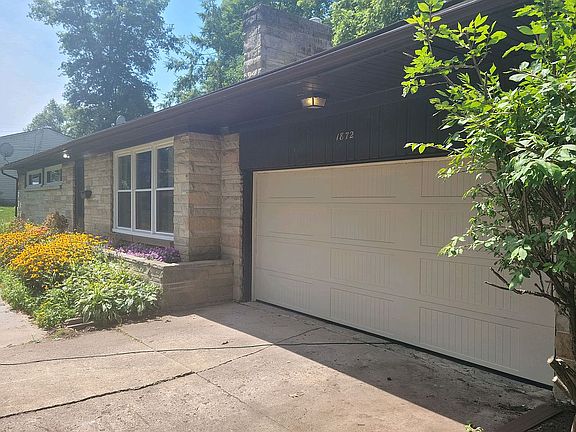 4th image of 1872 Red Oak Dr