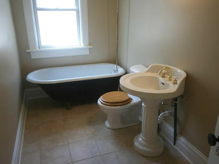 1769 N Astor St — Photo 6