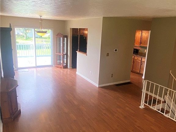 4th image of 5330 Willow Crest Ave