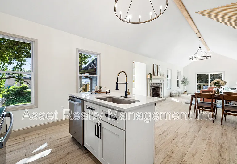 104 Overbrook Dr — Photo 5